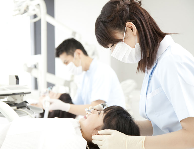 文京区(茗荷谷・護国寺)の歯医者、小日向台町歯科のEMSエアフロー/GBT(Guided Biofilm Therapy)